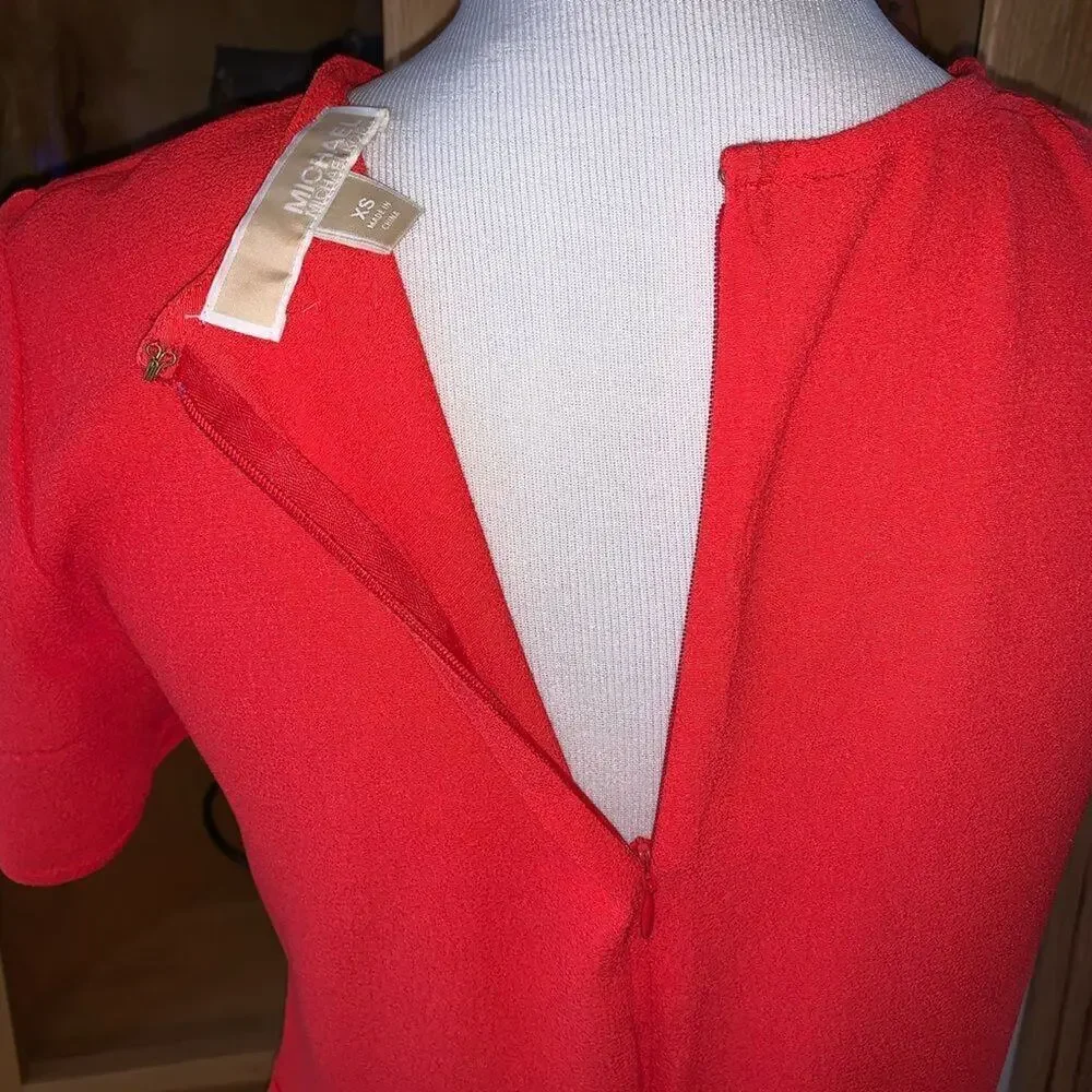 Michael Kors Short Sleeve Peplum Back Top Sz XS-FITS SIZE 6 Perfectly!